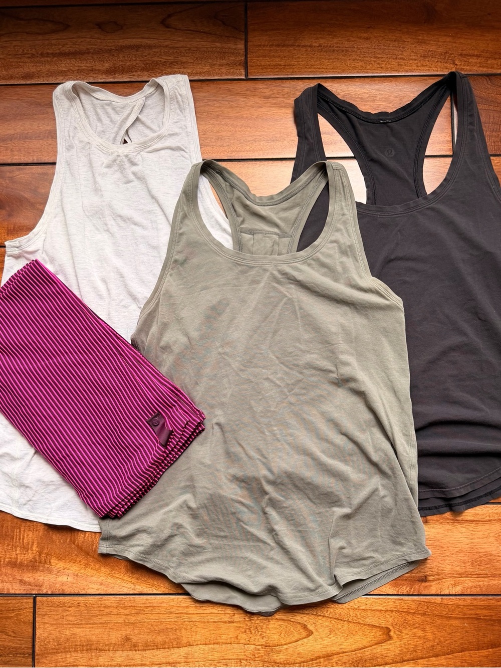 4 Piece Bundle of Lululemon!